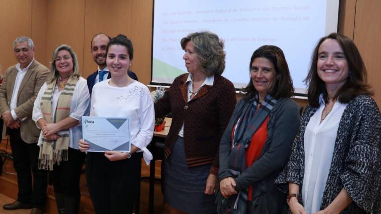 Rita Andrade entregou certificados de pós-graduação